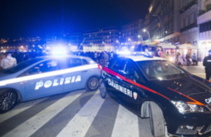 spari sul lungomare di Napoli