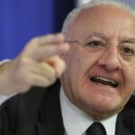 "Per un pugno di voti", De Luca torna sceriffo e insegue Salvini