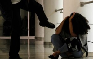 Ragazza 17enne scappa dal padre violento, trovata in Sicilia con il fidanzato