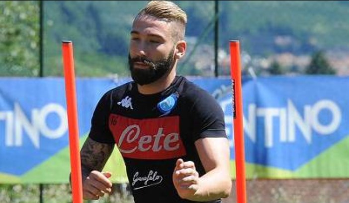 Napoli, troppa folla in difesa: sarà ceduto Tonelli