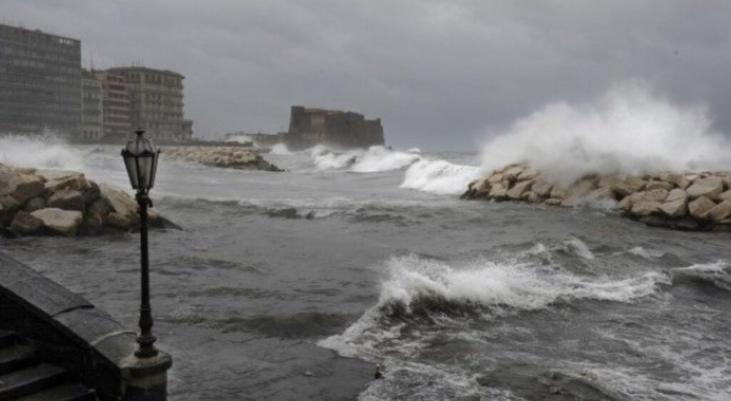 Previsioni meteo, allerta della Protezione civile per vento e mare