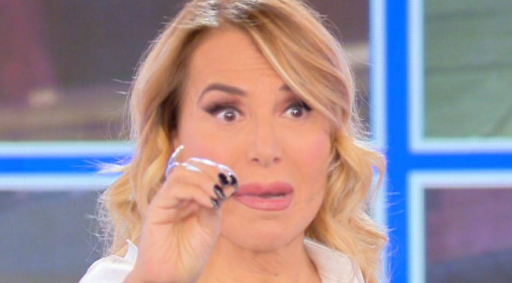 Barbara D'Urso nella bufera: "Ti sei fregata". I fan della conduttrice insorgono