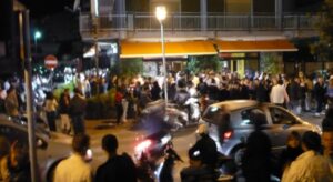 Caserta, mega rissa in un bar del centro: giovani litigano per uno sguardo ad una ragazza