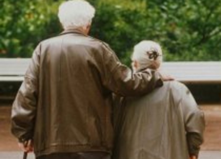 Acerra: rapinata coppia di anziani, nella colluttazione parte un colpo