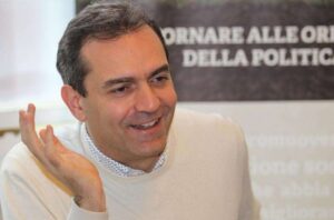 Caso Primarie PD a Ercolano, De Magistris si propone come commissario