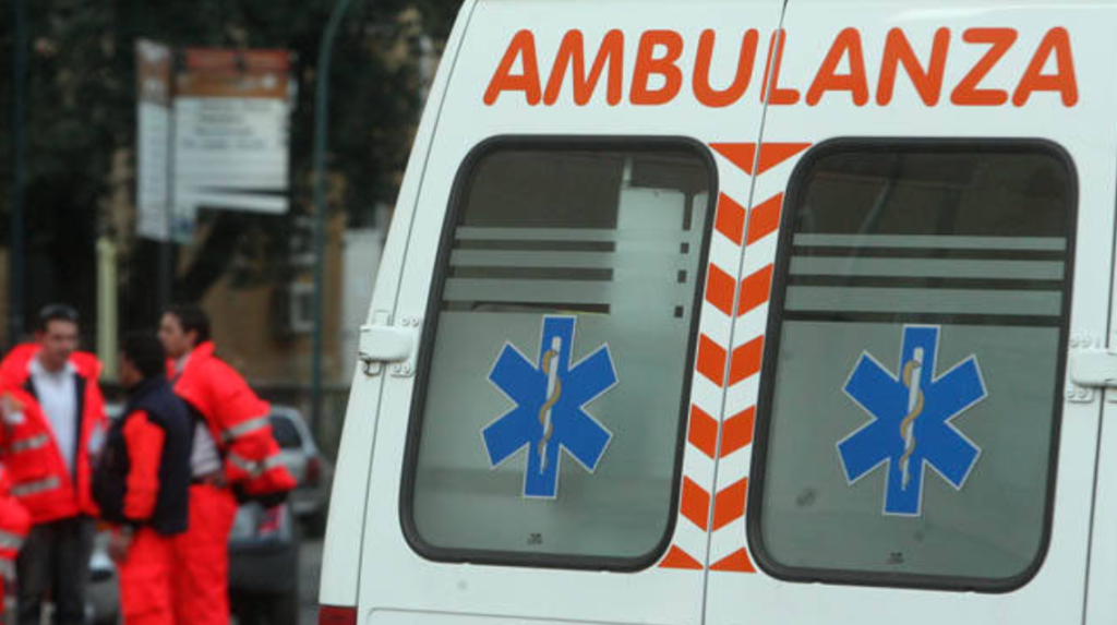 Figlia di nove anni prova a svegliarla e la trova morta: tragedia in città