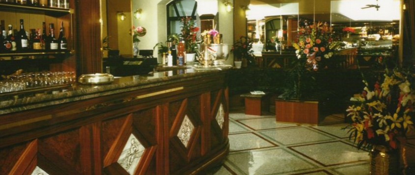 Napoli, minorenni non pagano il caffè, fermati