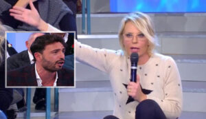 Uomini e Donne, Maria De Filippi si infuria contro Armando, cavaliere napoletano: interrompe la registrazione