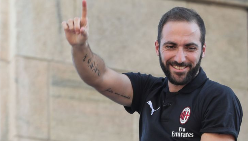 Gonzalo Higuain lancia frecciatina a Sarri e ai tifosi del Napoli