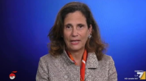 Coronavirus e bambini, le parole della virologa Capua: "Non possiamo escludere che domani colpisca i più piccoli"