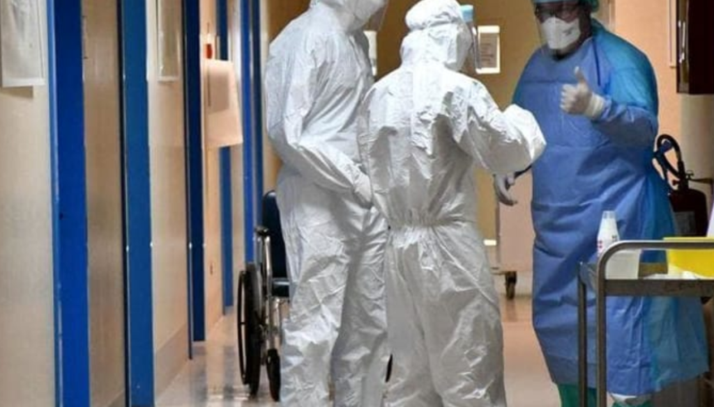 Casi di Coronavirus all'ospedale Cardarelli, edificio in isolamento e reparti sanificati