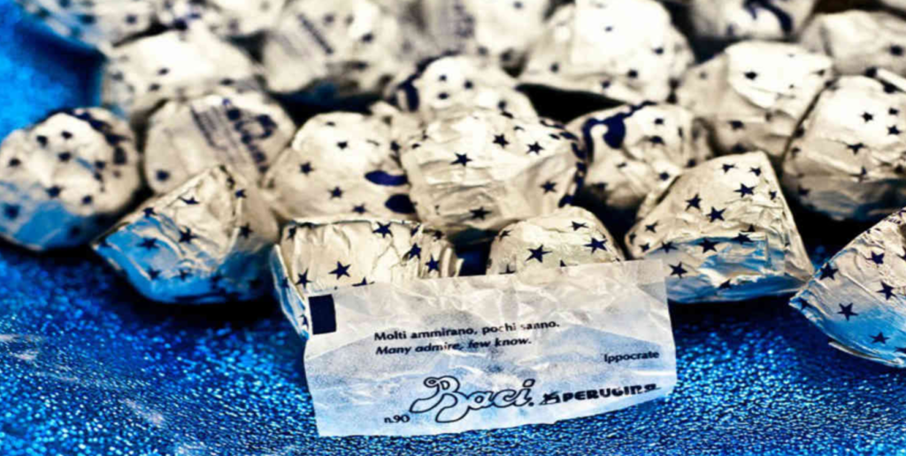 Baci Perugina in napoletano, arrivano le frasi in dialetto nei famosi cioccolatini