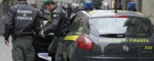 Guardia di Finanza arresta ex amministratore della Napolipark e suo collaboratore di fiducia