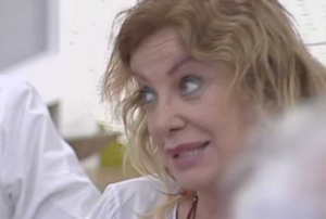 Simona Izzo al Grande Fratello Vip, la dichiarazione su Amanda Lear crea polemica