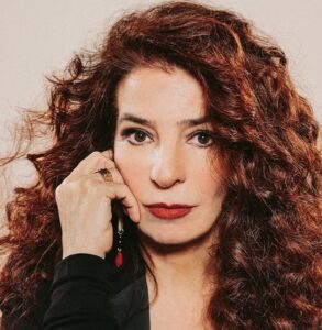 Brutte notizie per Teresa De Sio, la cantante sospende il suo tour