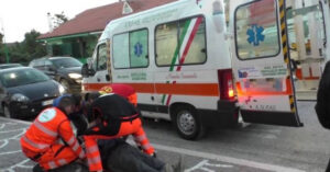Dramma in provincia, si sente male in strada: uomo muore davanti a tutti
