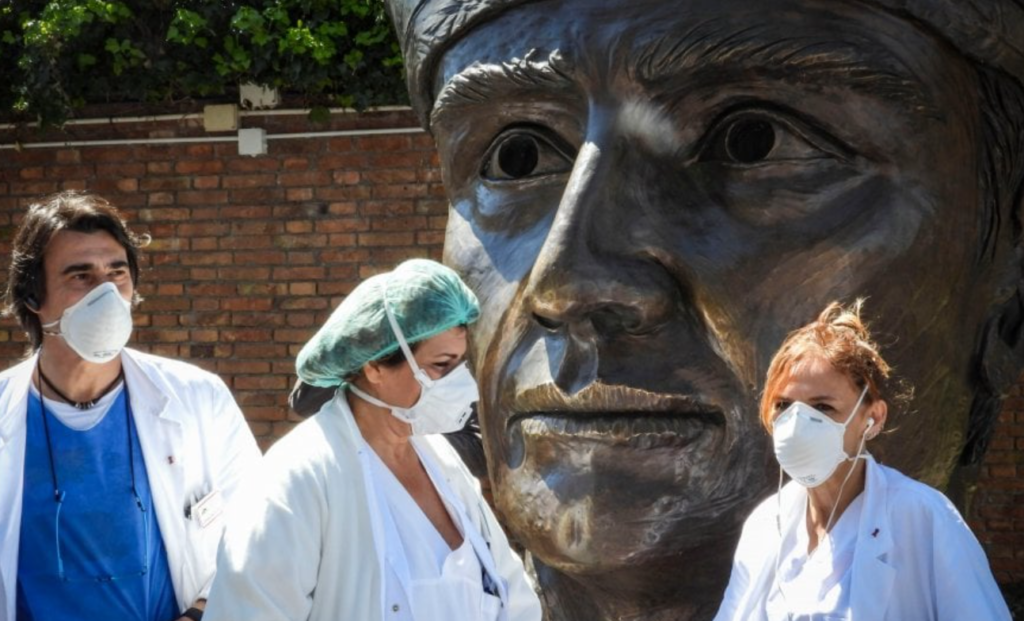 Coronavirus, Napoli, virus in fabula: una battaglia vinta con la giusta distanza