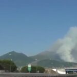 Incendio sul Vesuvio, nessuna tregua per le zone limitrofe: continuano le operazioni di soccorso