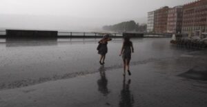 Meteo Napoli, arriva la pioggia a Napoli ma il caldo non cessa