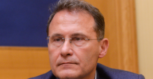 Come sta Edmondo Cirielli, il messaggio: "Con la mia famiglia in quarantena, è un incubo"