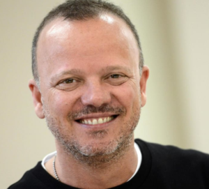 Il nuovo singolo di Gigi D'Alessio trasmesso in Radio, grandi soddisfazioni per il cantante