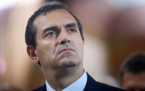 Allarme sicurezza a Napoli, botta e risposta a distanza tra De Magistris e De Vincenti