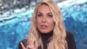 Ilary Blasi va a trovare Totti in ufficio e incontra la segretaria: scenata di gelosia della show girl
