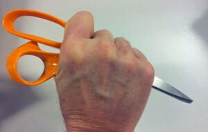 Napoli, violenta rissa tra donne: ferita una 12enne