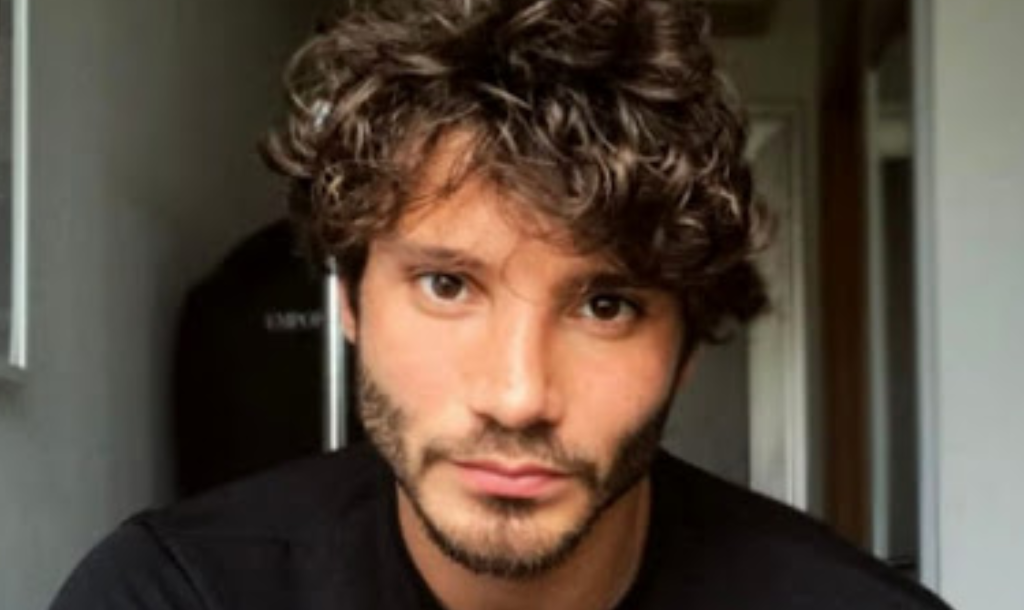 Stefano De Martino lascia Milano e si trasferisce a Napoli, il messaggio