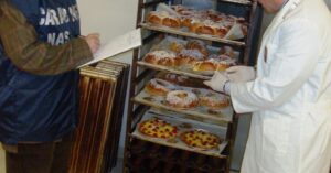 Blitz del NAS nel Napoletano, sequestri di prodotti gastronomici e di pasticceria