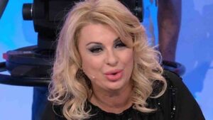 Nozze segrete per Tina Cipollari? L'indiscrezione sull'opinionista di Uomini e Donne