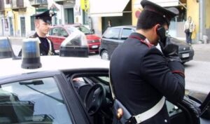 Nuova truffa a Napoli, si fingono carabinieri e derubano due signori