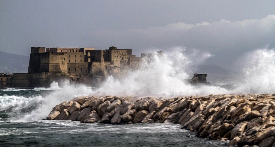 Meteo Napoli: in arrivo temporali con l'anticiclone Circe