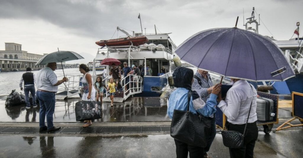 Meteo Napoli, dopo il caldo record torna la pioggia e calano le temperature