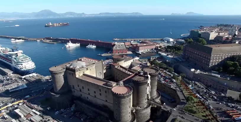 Aeroporto di Capodichino promuove Napoli con un video: "Lasciatevi sorprndere"