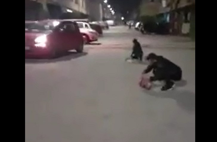 Esce dal carcere e spara fuochi d'artificio per festeggiare: il video che indigna