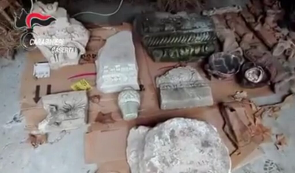 sequestro oggetti storici