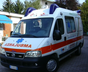 Gragnano, signore colto da un infarto mentre entrava in un bar: morto