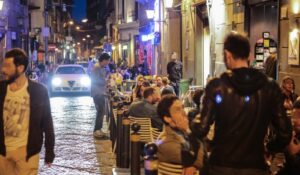 magia ischia http://napoli.repubblica.it/cronaca/2018/03/26/foto/il_mare_di_ischia_come_un_acquario_lo_spettacolo_della_secca_delle_formiche-192304748/1/#1