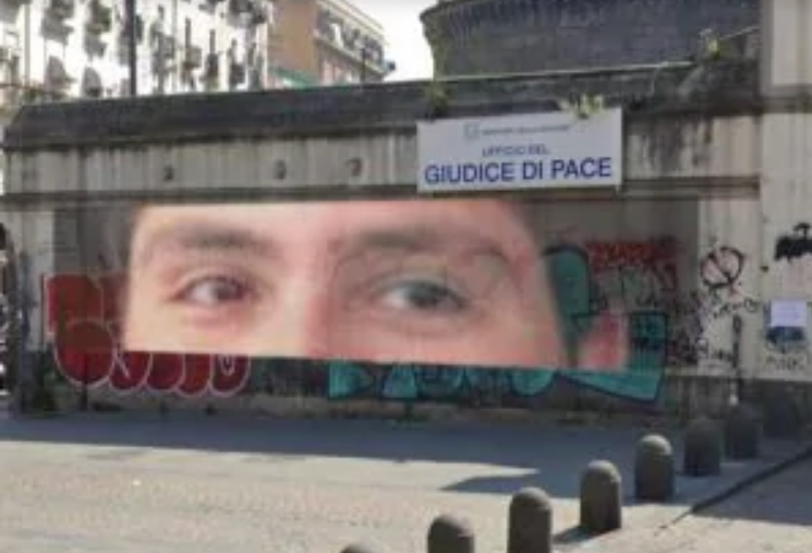 Murale per Arturo, la madre Maria Luisa Iavarone: "Il suo sguardo illuminerà una strada che la sera è terra di nessuno"