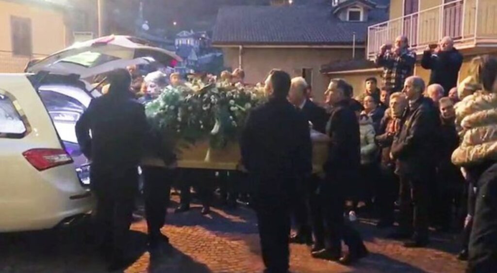Francesca Fioretti dopo i funerali di Davide Astori a Bergamo con la sua famiglia