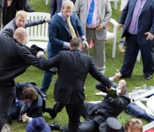 Violenta rissa nel Casertano, esplode la rabbia in una partita di calcetto: zuffa generale