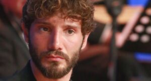 Stefano De Martino dopo la rottura con Belen "pizzicato" a Napoli