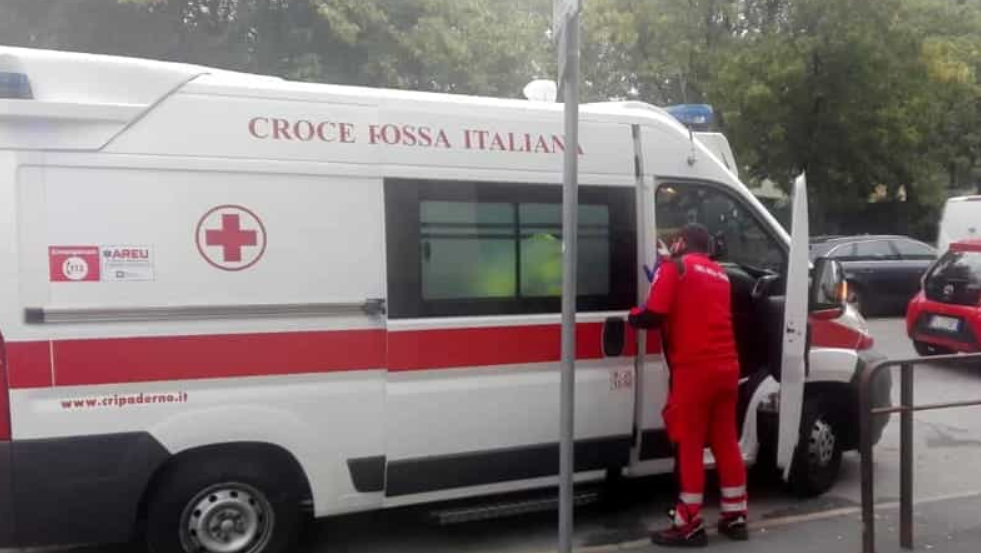 Terrore a Napoli, bambino di 10 anni precipita nel vuoto: ricoverato in prognosi riservato