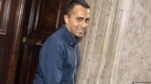 30 persone per 2 milioni di euro, Di Maio e il faraonico staff che non vuole perdere la poltrona
