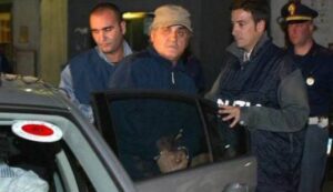 "Volevano uccidere moglie e figlio del boss" e scatta il blitz, 5 arresti: in manette i figli del capo clan
