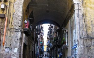 Spari a Monte di Dio questa notte, esplosi 18 colpi di pistola: colpito un uomo al torace