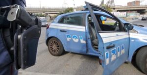 Maltratta la moglie, le porta via i figli e minaccia di far esplodere il palazzo: arrestato