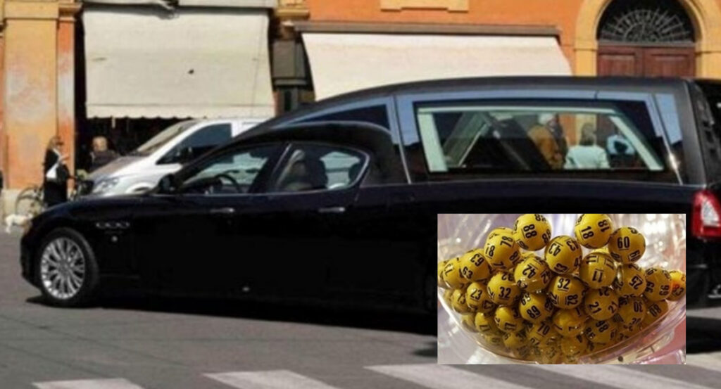 Carro funebre si ferma con il defunto alla pompa di benzina, è corsa ai numeri a lotto