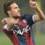 Napoli, Verdi in azzurro e Inglese in rosso blu